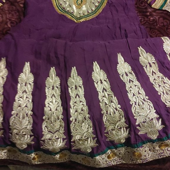 WOMEN SUIT - Picture 2 of 3